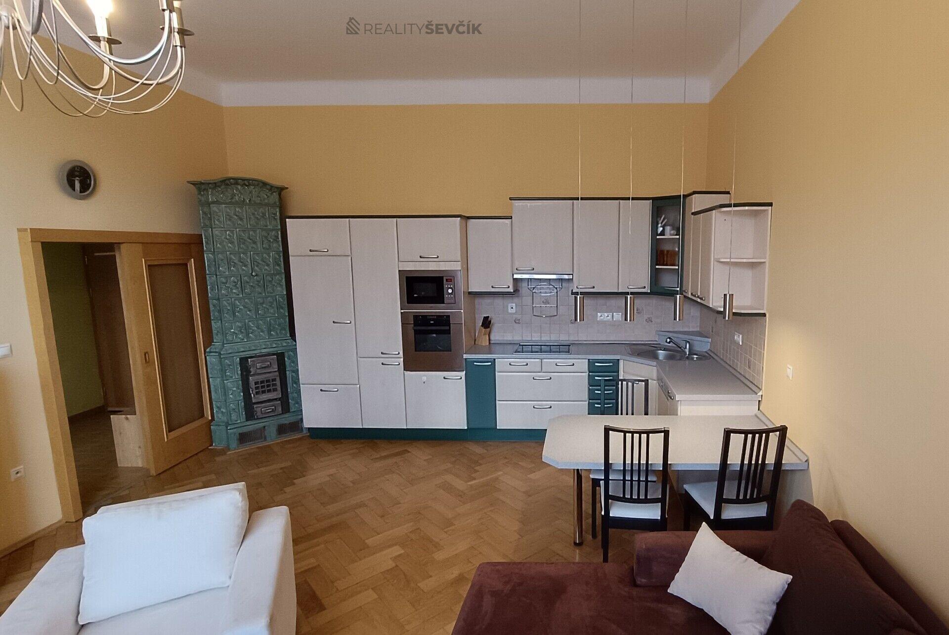 Pronájem bytu 2+kk s balkonem v centru Českých Budějovic