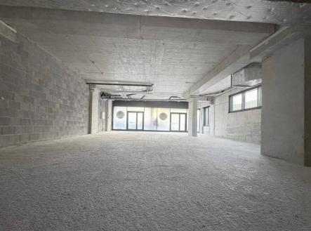 Bez popisku | Pronájem - obchodní prostor, 165 m²