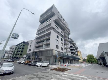 Pronájem - obchodní prostor, 89 m² obrázek