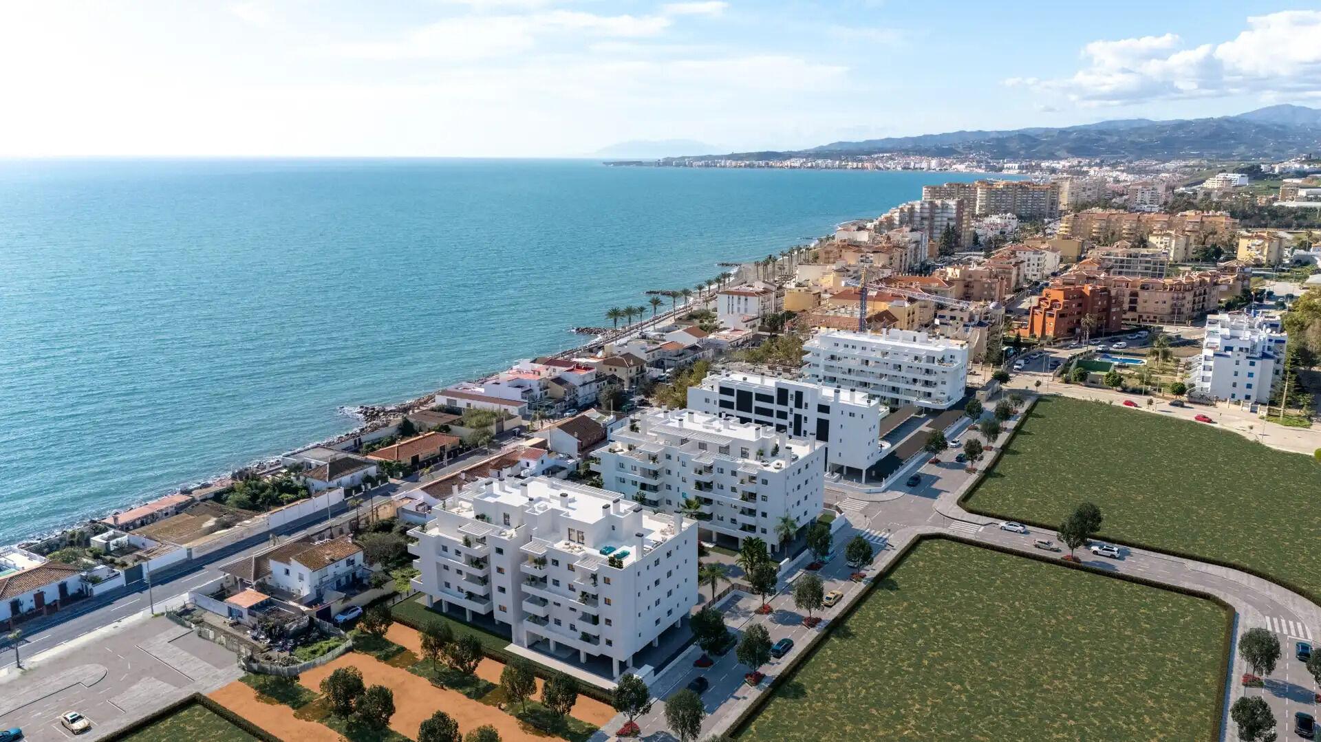 Moderní apartmán 3+kk s terasou a garážovým stáním – Algarrobo Costa, Costa del Sol