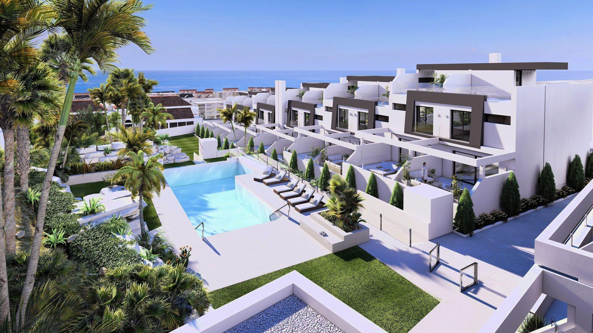 Moderní řadové domy 4+kk (3 ložnice), 140 – 150 m², zahrady, terasy a solária, pěší dostupnost pláže