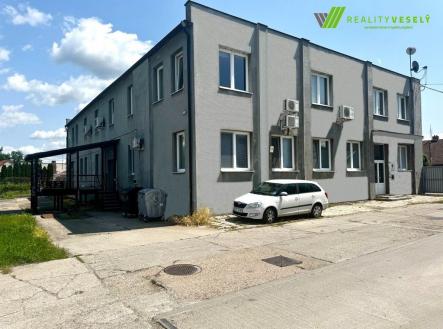 db84b873-2794-4cc0-9fa1-8bb3ecf29d90 | Prodej - obchodní prostor, 400 m²