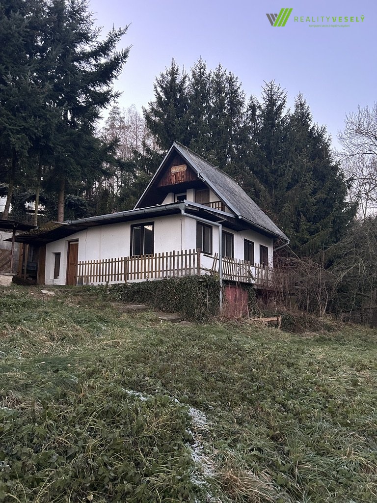 5ADE9E9E-A8A3-4B8C-AB0F-539F526604B2_1_105_c