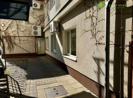 6fcfb909-9069-4182-91b0-b8dbda559d16 | Pronájem - komerční objekt, sklad, 199 m²