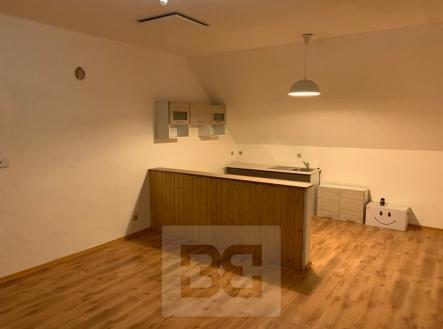 UAKW1807 | Pronájem bytu, 3+kk, 81 m²