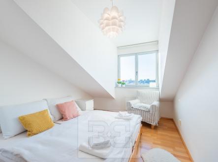 bd96448e-8777-4596-a375-a9069b3cbd13 | Pronájem bytu, 2+kk, 40 m²