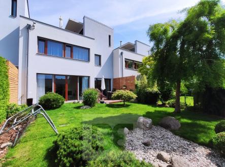 Pronájem - dům/vila, 302 m² obrázek