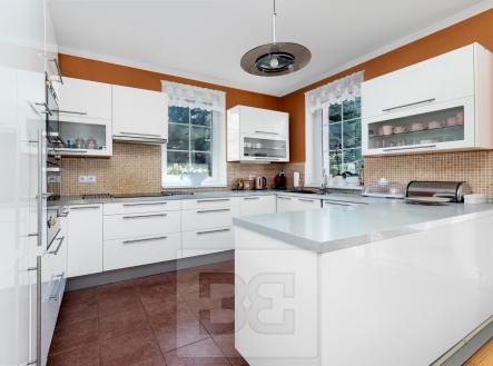 L†ny (14) | Prodej - dům/vila, 314 m²