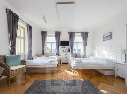 Byt-Cihelná-10 | Pronájem bytu, 1+kk, 47 m²