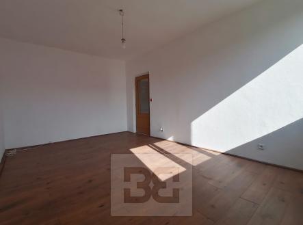 WhatsApp Image 2025-06-05 at 09.23.17 (2) | Pronájem bytu, 1+1, 40 m²