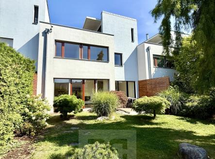 Pronájem - dům/vila, 302 m² obrázek