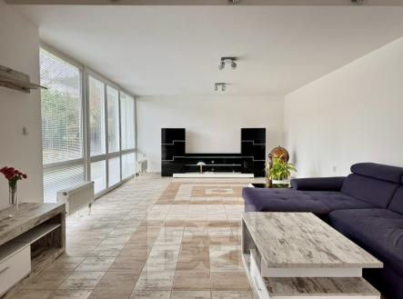 1F247EB7-96D2-461E-A21D-286173CE1E02_1_105_c | Pronájem - dům/vila, 200 m²