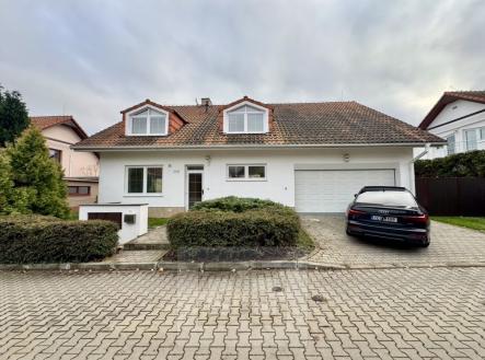 F0DE3DEF-CFCF-4448-BD87-483291926DC4_1_105_c | Pronájem - dům/vila, 200 m²