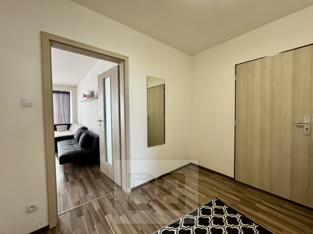 E3B52569-4704-4033-9F9A-8D4A875C7C60_1_105_c