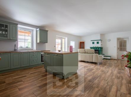 Kuchyň + obývací pokoj | Pronájem - dům/vila, 140 m²