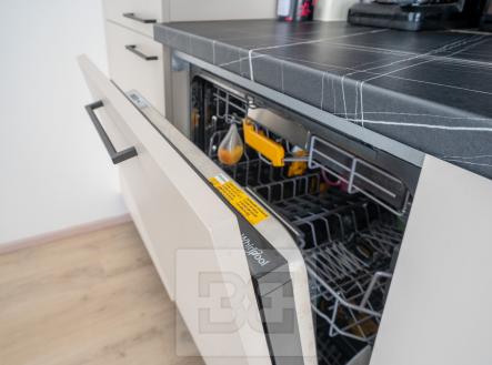 Myčka | Pronájem bytu, 2+kk, 58 m²