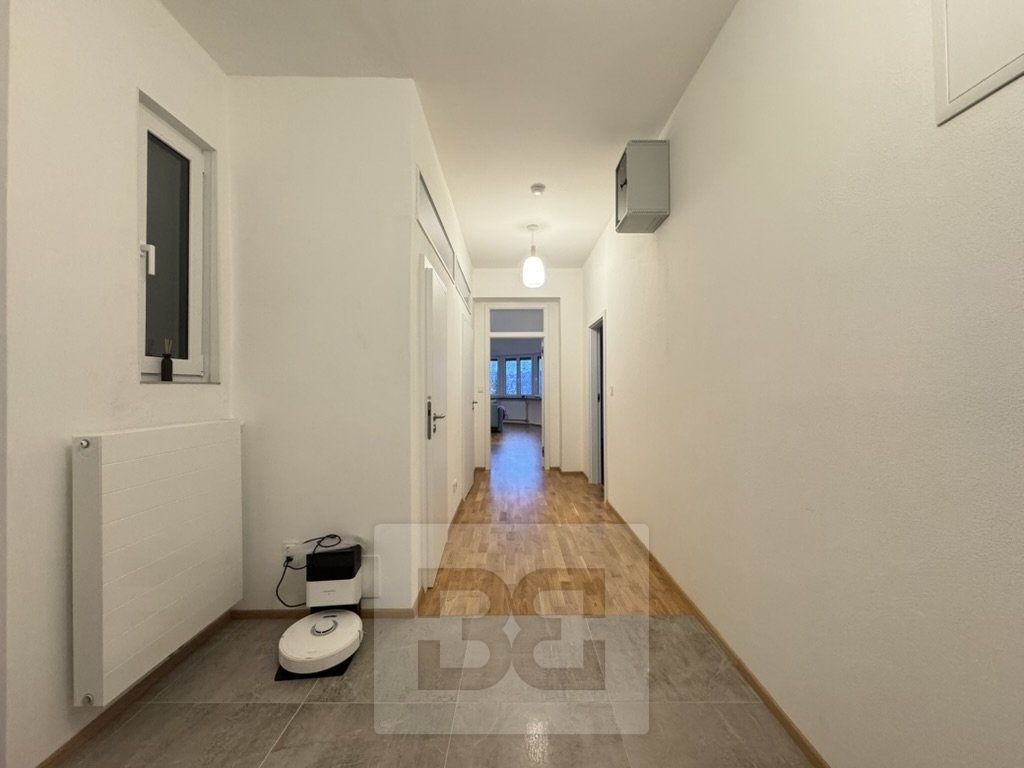 D8E0ABA9-87B2-4129-A9B8-FEDE92C3D9EA_1_105_c