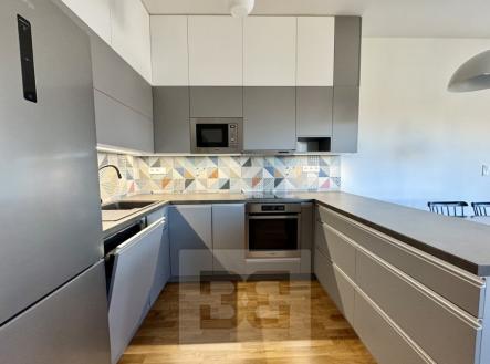 63B3C293-7C97-49D1-B712-34EA0456A5C6_1_105_c | Pronájem bytu, 3+kk, 82 m²