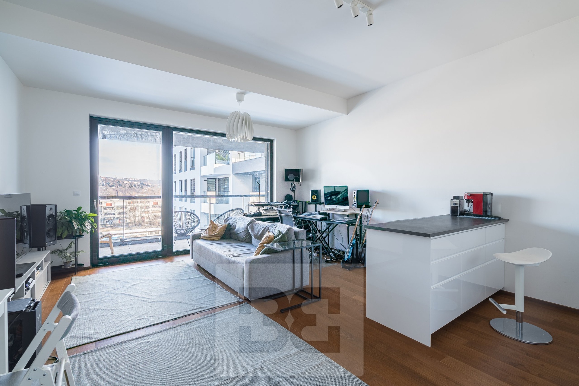 Obývací pokoj, pohled od dveří