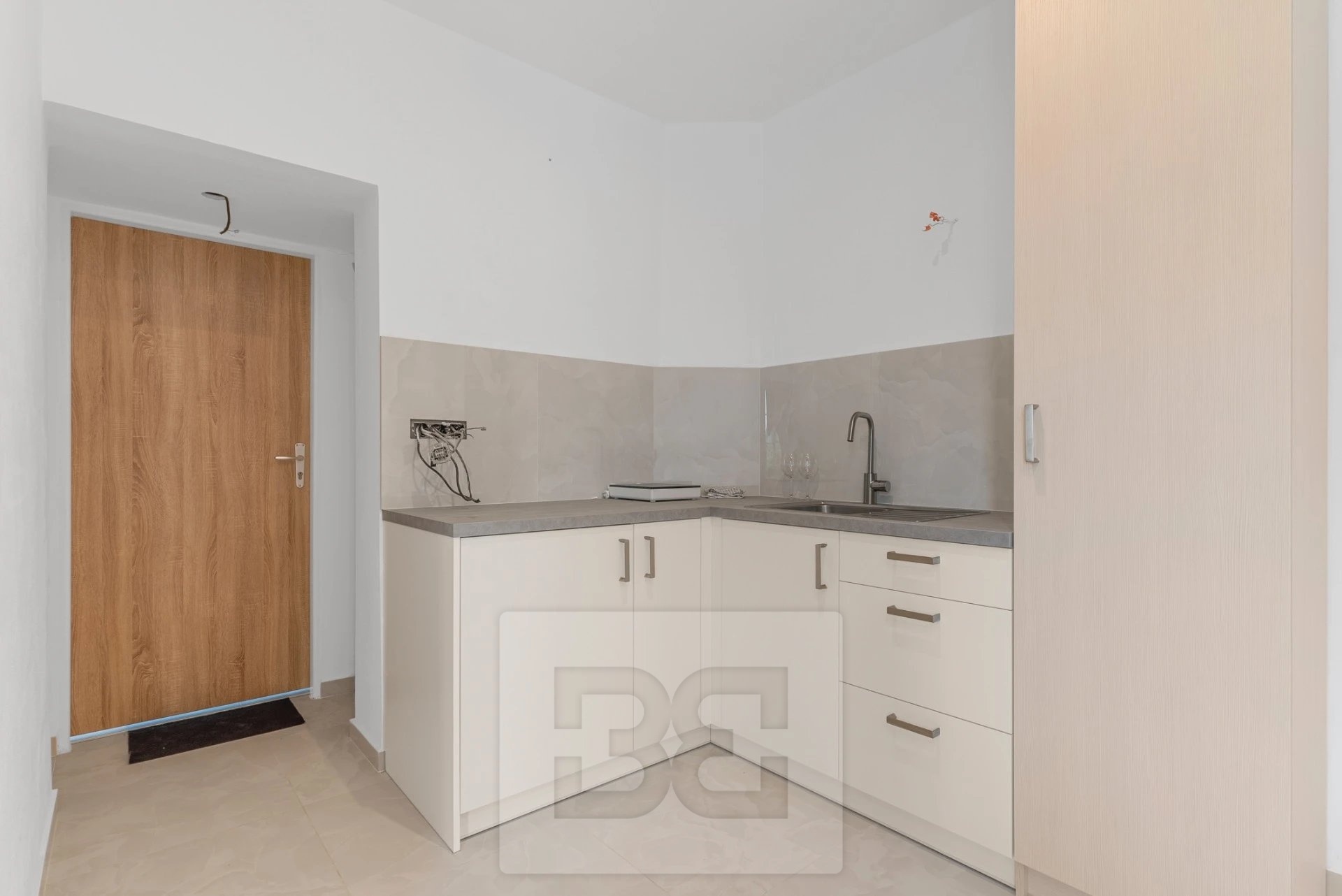 Pronájem bytu 1+kk 23 m², Velké Hamry