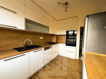 06D659DE-627C-4EDC-A5B3-C98A876F8BAB | Pronájem bytu, 3+1, 77 m²