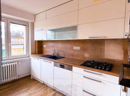 7D335C2F-B6B9-416F-BEC0-39086D4F99F5 | Pronájem bytu, 3+1, 77 m²