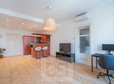 Obývací pokoj s kuchyní | Pronájem bytu, 2+kk, 73 m²