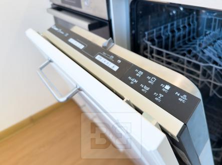 Myčka | Pronájem bytu, 1+1, 32 m²