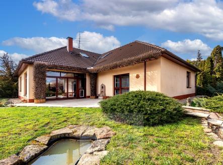 1 (24) | Prodej - dům/vila, 262 m²