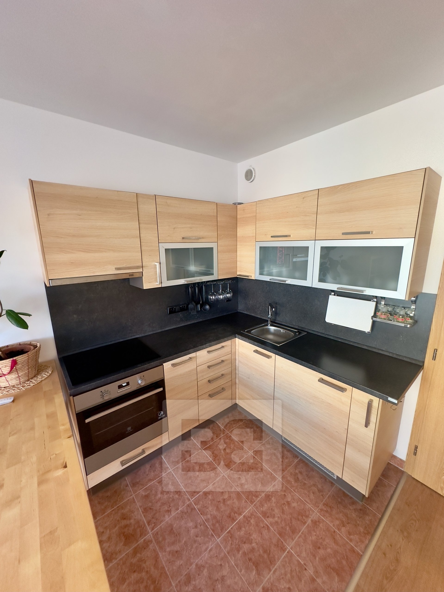 Pronájem bytu 1+kk, 32 m² - Praha - Uhříněves
