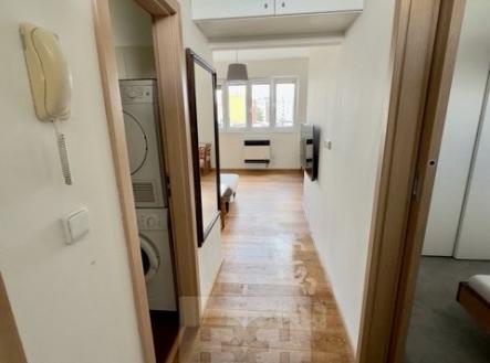 8CB575A7-AC81-4940-99F2-1A9400EFB851 | Pronájem bytu, 2+kk, 43 m²