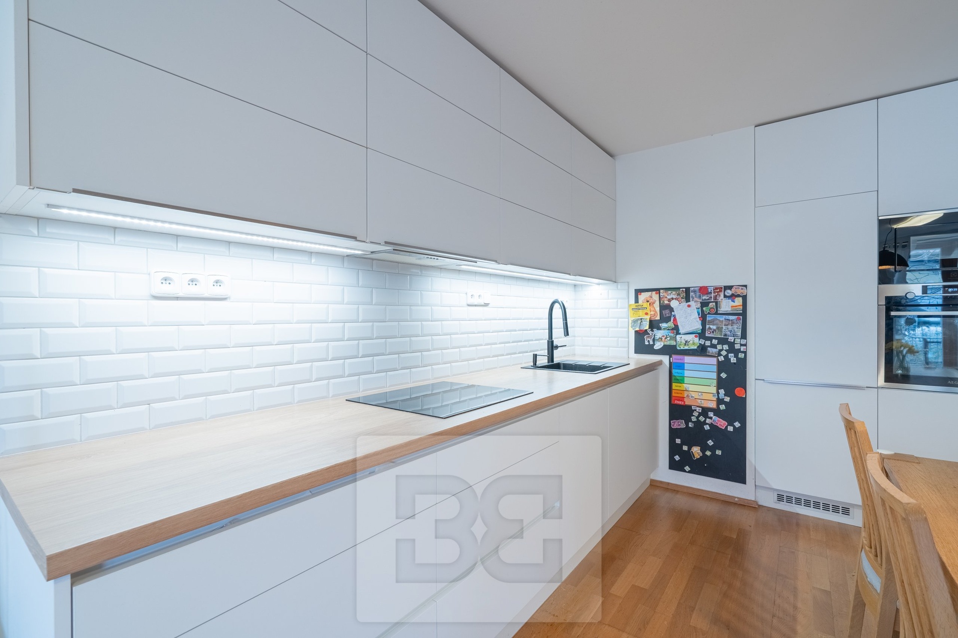 Obývací pokoj s kuchyní