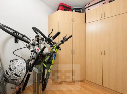8F3C7198-9B01-4A0A-93EA-836405F68D0D | Pronájem bytu, 3+kk, 94 m²