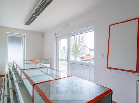 Hlavní část | Pronájem - obchodní prostor, 35 m²