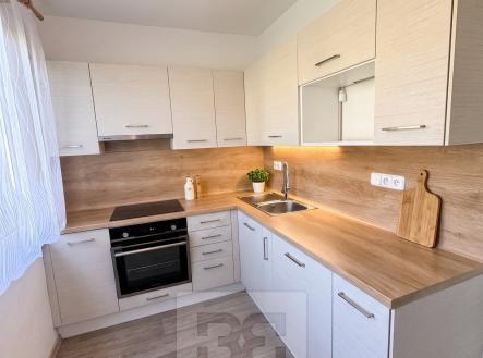Kuchyně 1 | Pronájem bytu, 3+1, 87 m²