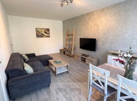 Obývací pokoj 2 | Pronájem bytu, 3+1, 87 m²