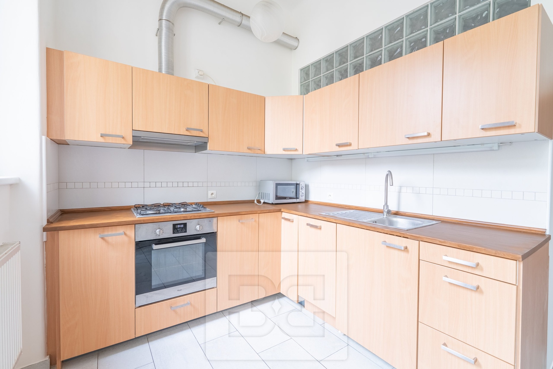 Pronájem bytu 2+1 79 m², Praha - Hradčany