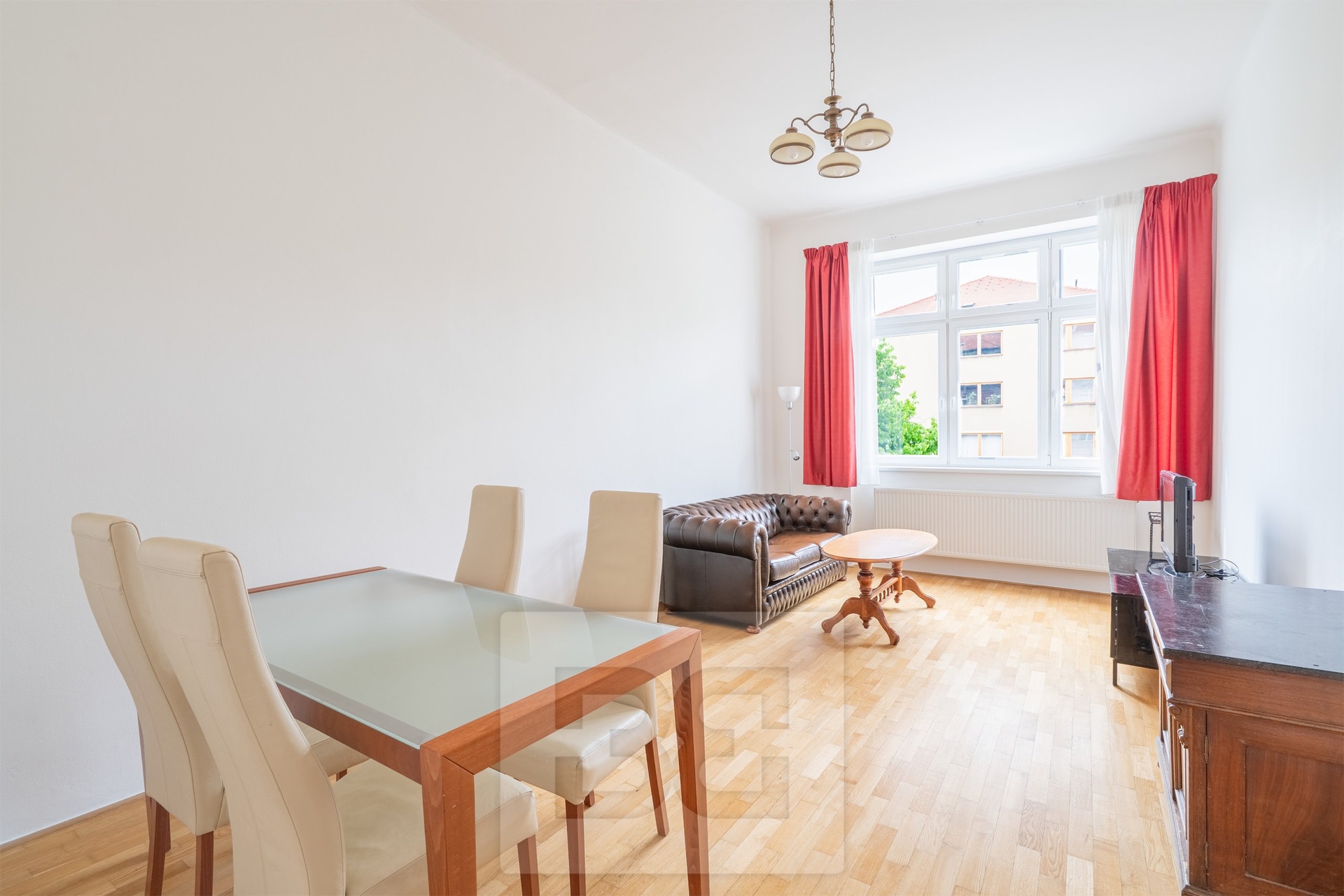 Pronájem bytu 2+1 79 m², Praha - Hradčany