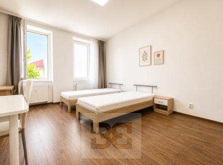 8CA7BFD4-DF51-457F-8BC4-4A5ED874D2A2 | Pronájem bytu, 1+kk, 35 m²