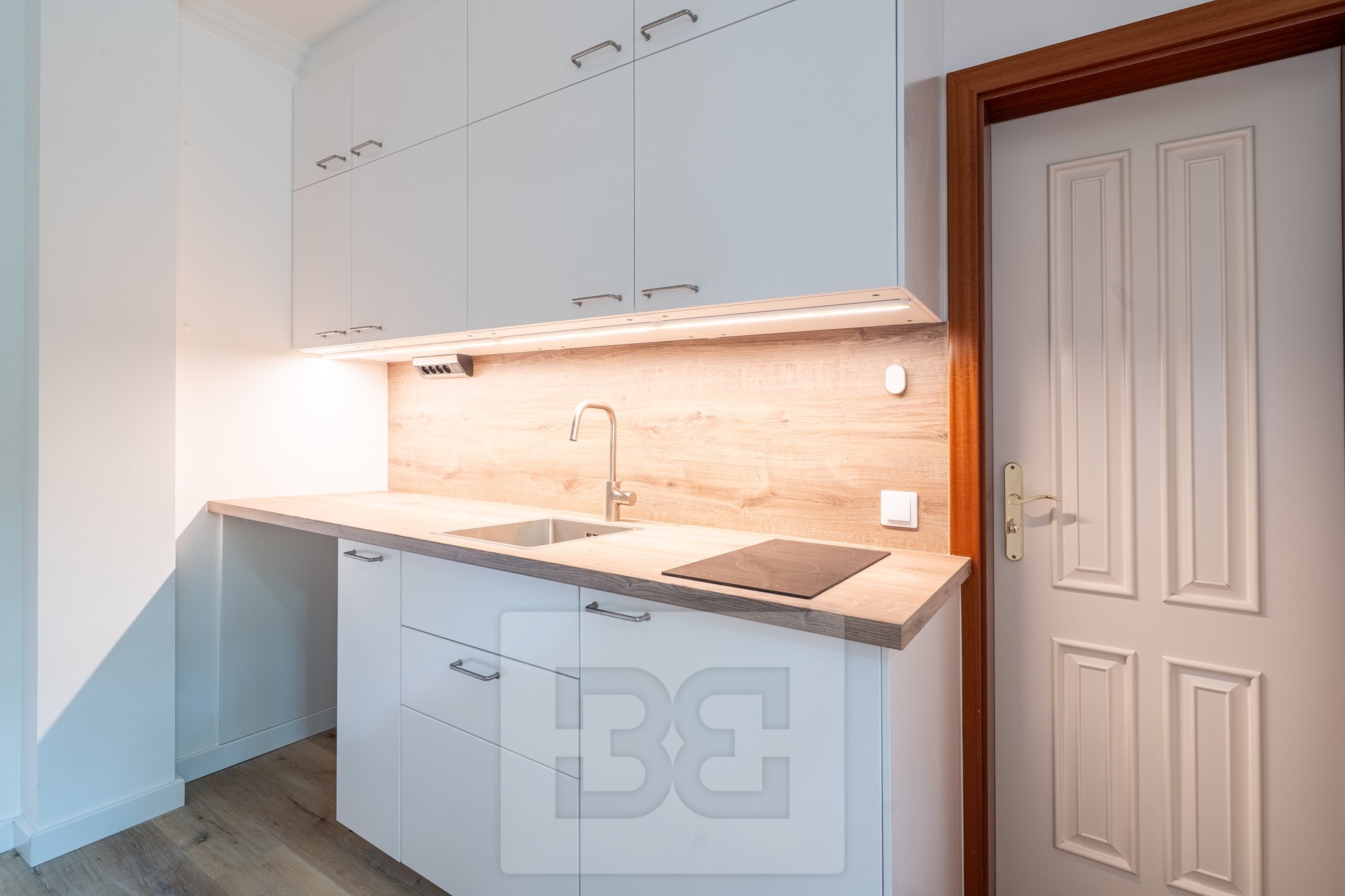 Nebytový prostor 1+kk k bydlení, 14 m², Praha 2 – Balbínova