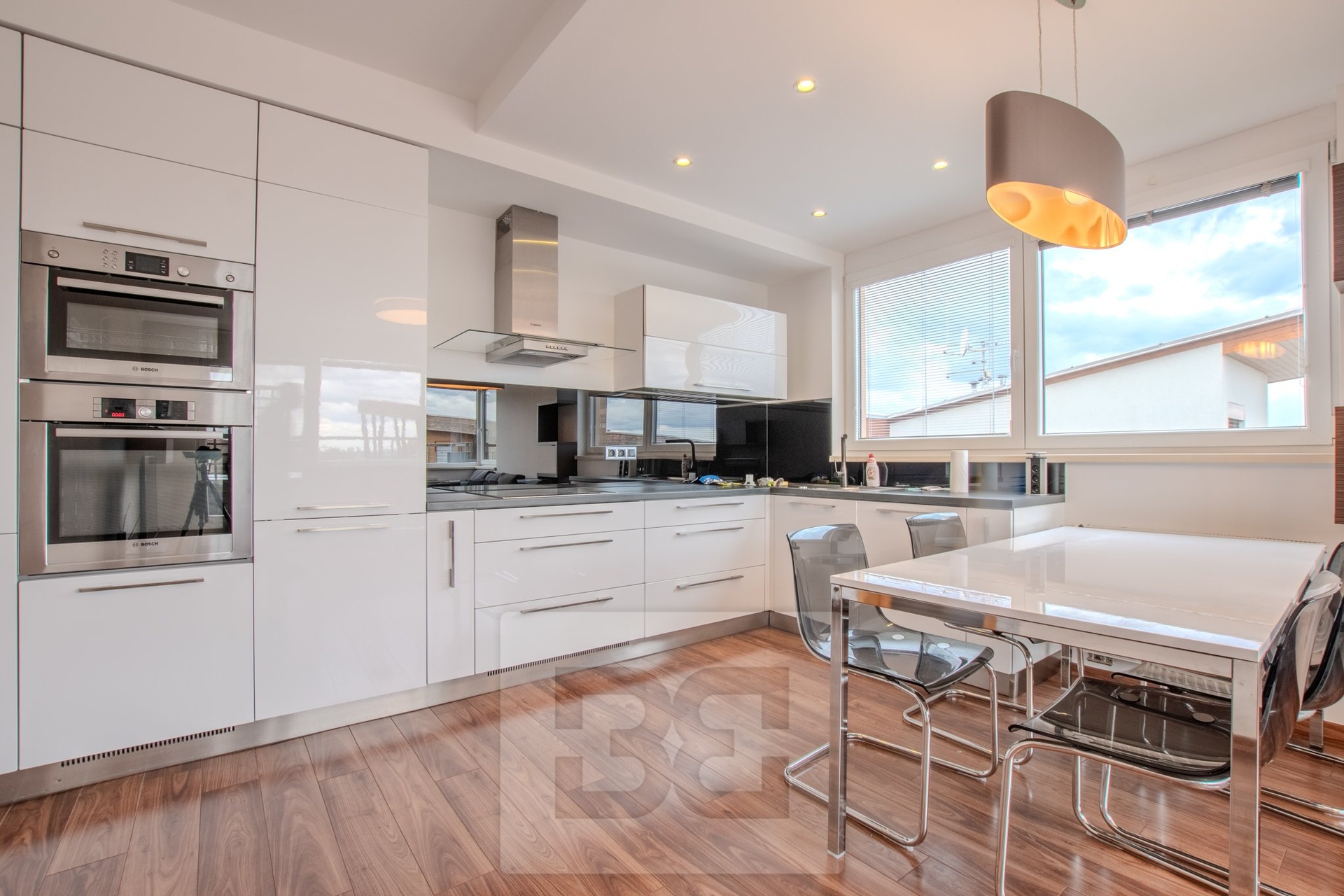 Pronájem byty 3+kk, 70 m² - Praha - Velká Chuchle