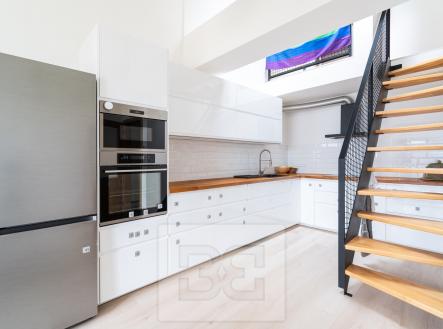 Pronájem bytu, 3+kk, 72 m²