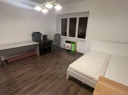 Pronájem bytu, 1+kk, 32 m²