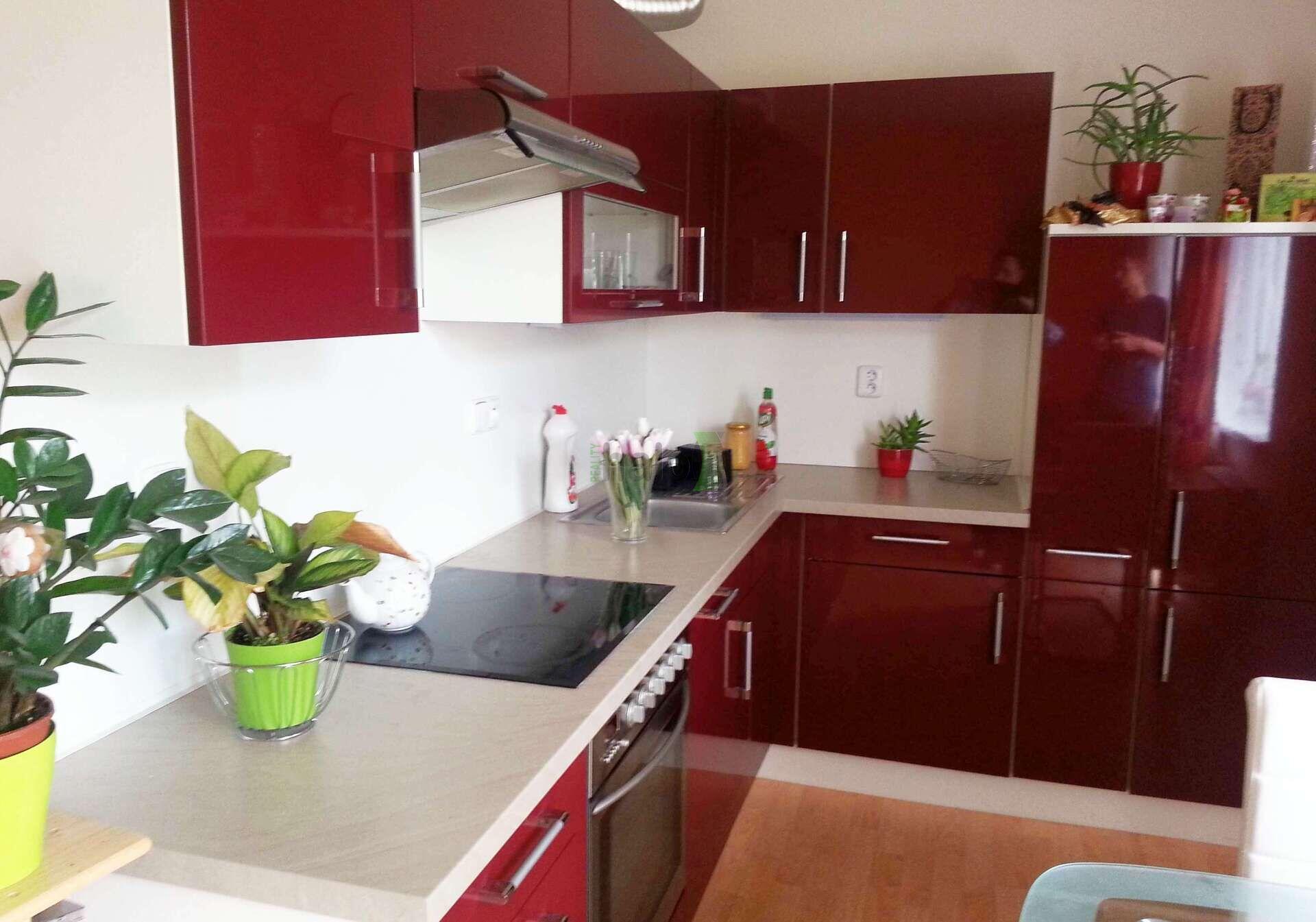 Pronájem 1+kk České Budějovice, Spojovací