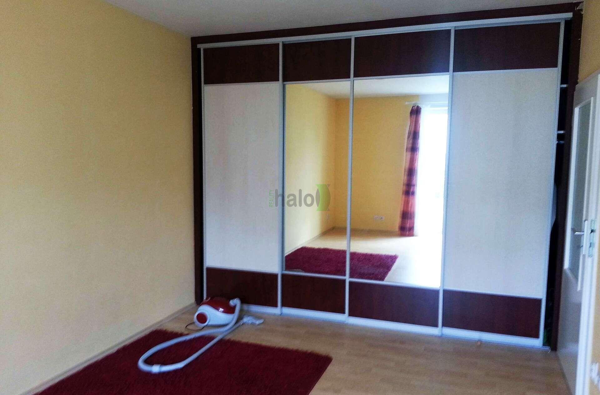 Pronájem 1+kk České Budějovice, Spojovací