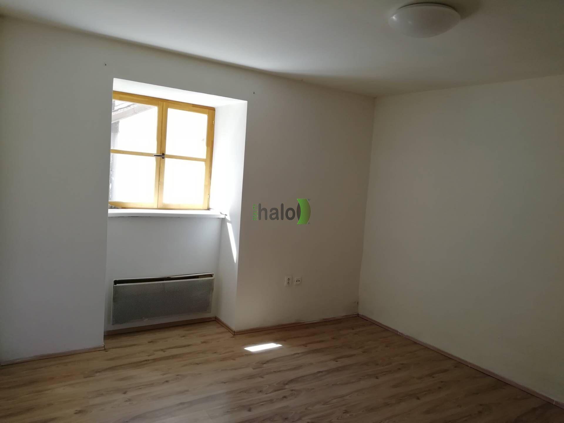 Pronájem 1+1 Nové Hrady, 5. května -bydlení u hranic