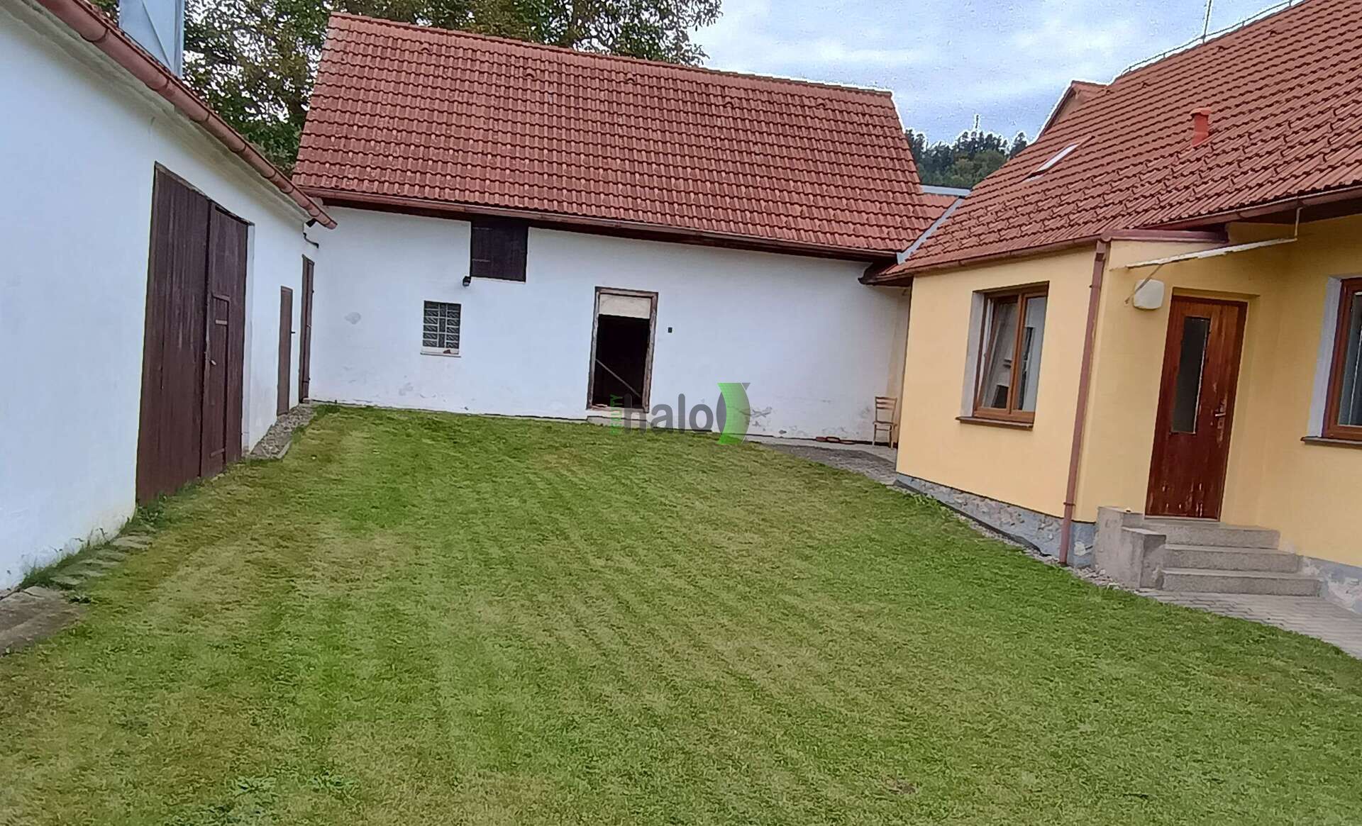 Vesnické stavení  Lhenice, Prachatická v Šumavském Podhůří