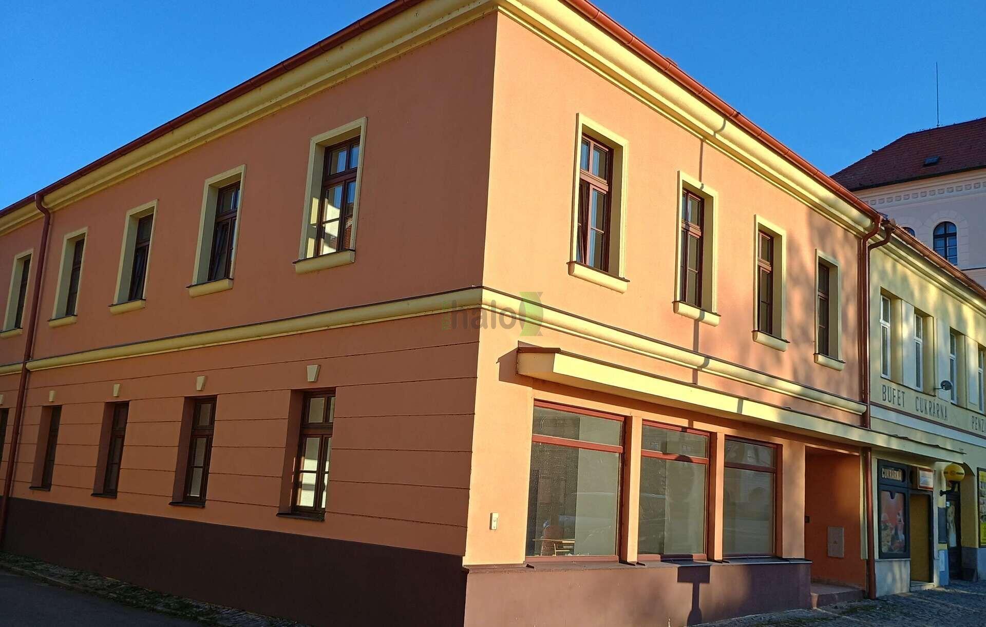 Pronájem obchodní nebytové prostory Netolice, Mírové náměstí