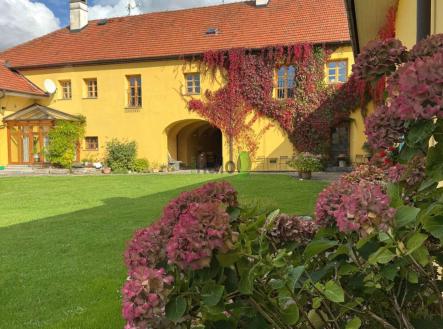 Prodej - komerční objekt, obchodní centrum, 15 550 m²