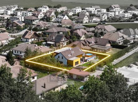 Prodej - dům/vila, 261 m² obrázek